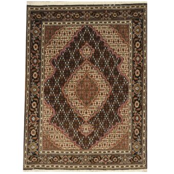 Persian Hand-knotted Tabriz Wool Rug (4'10 x 6'7)
