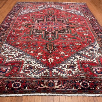 Fine Persian Hand-knotted Heriz Wool Rug (8'5 x 12')